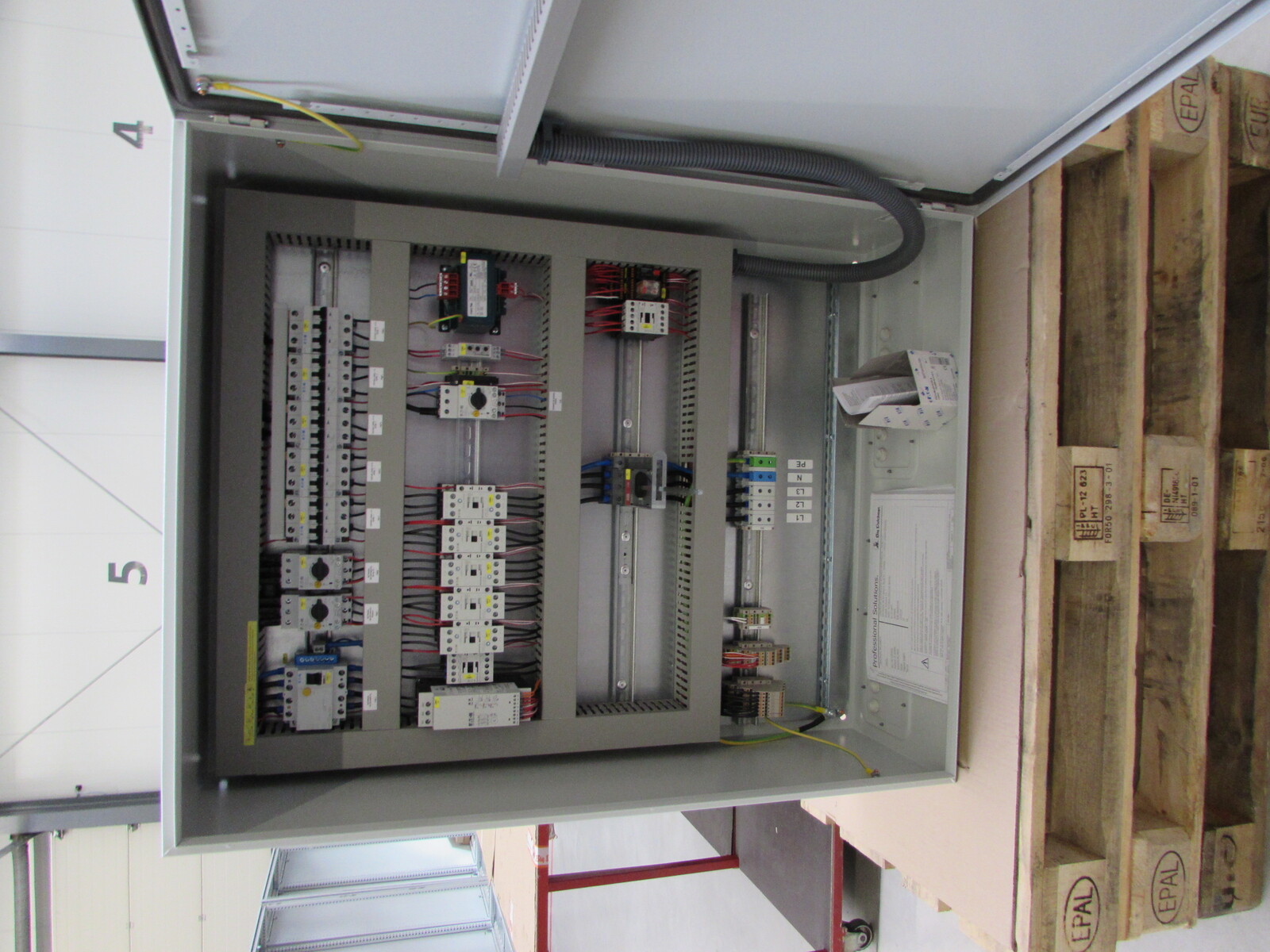 Control cabinet Granjas Dulcesol manure removal